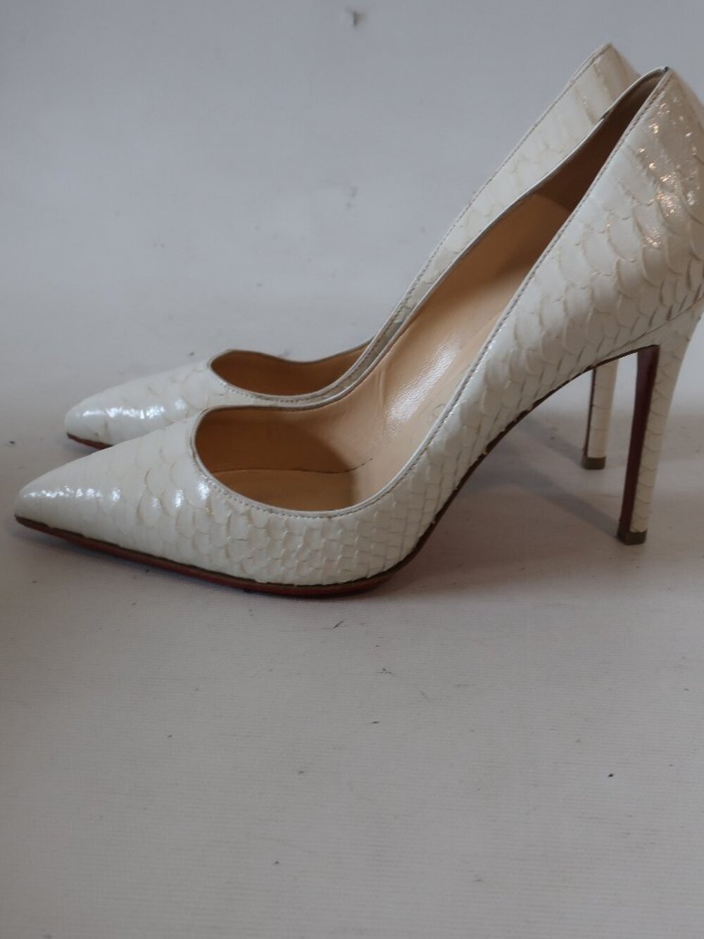 Authentic Christian Louboutin White So Kate Python Leather Heel Pump 38.5 US/8.5 - Picture 6 of 16